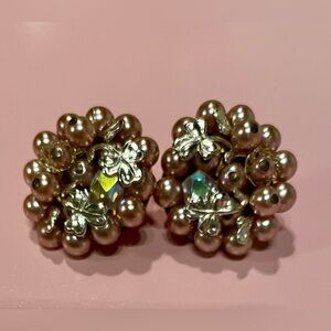 Vintage Japan Pearl Cluster Clip Earrings